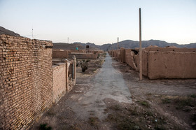 نمایی از روستای خالی از سکنه اقتخاریه